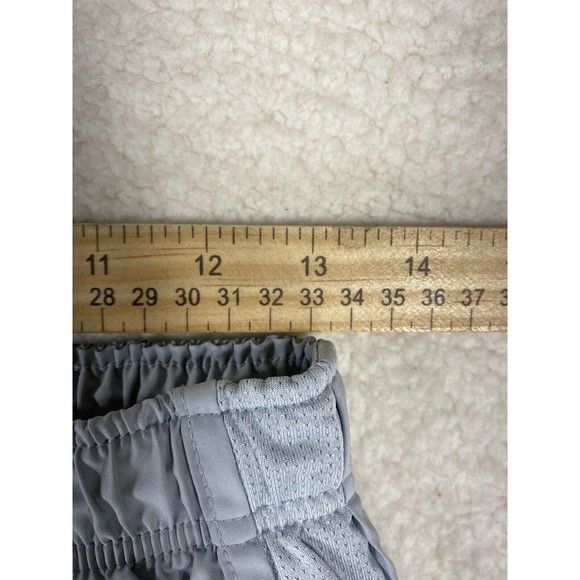 Nike Dri-Fit women's Gray Athletic shorts Size Medium - Picture 4 of 6